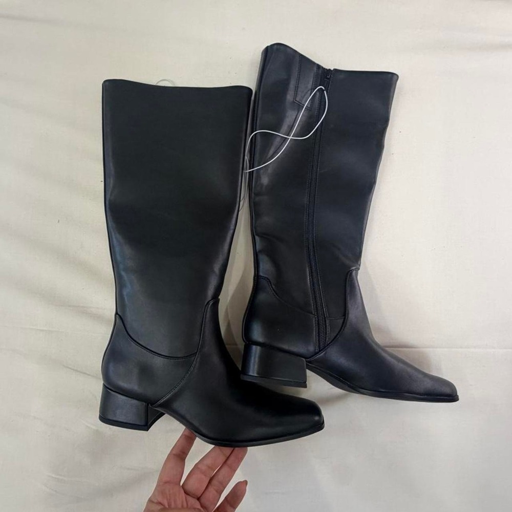Black Knee-High Boots – Classic Minimalist Style | Size 7